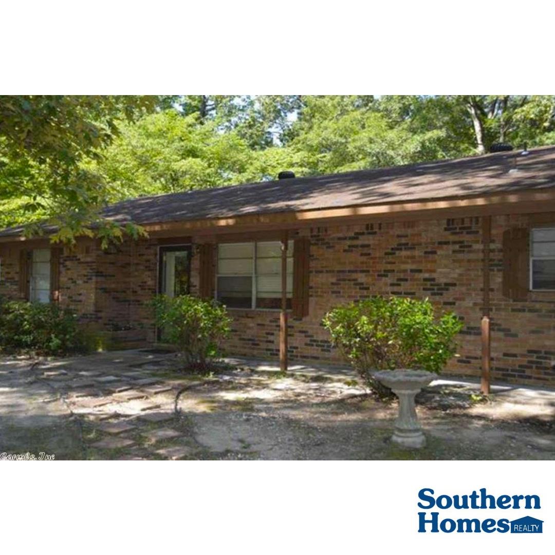 Check out this lovely 3 bed, 2 bath, 1,509 sq ft home in Sheridan listed at $110,000!

What a great buy!

Click here for details: qoo.ly/veuhk

#southernhomes #Arkansas