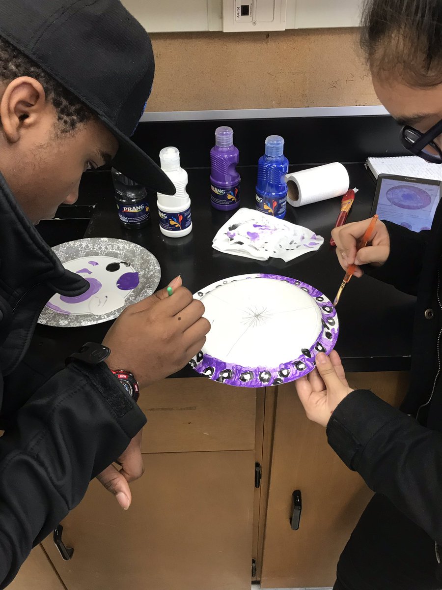 Since less than half of my students showed up today, we decided to make models of cell organelles. <a href="/TLKLife/">TL Kennedy SS</a> #EML