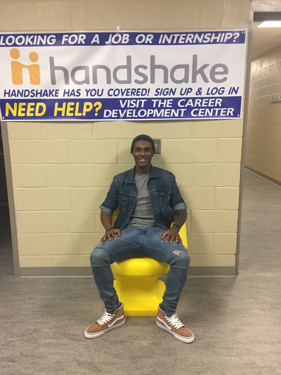CareerEcsu's tweet photo. Mr. ECSU has what it takes to "Own The Throne".  Officer Poyner feels that he does too.  Drop by tomorrow  to get a sweet treat and see what the the love for Handshake is all about. 
#hoponhandshake  #ECSU  #Handshake  #StudentAffairs https://t.co/gVWHWn0I0O