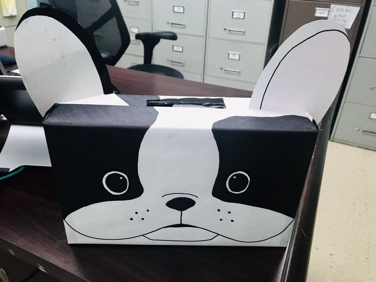 SuttonES_HISD's tweet image. WOW 😮The front office staff has taken making Valentine’s card boxes to another level. Love the creativity 👩‍🎨 #aimhighinallwedo #suttonpride