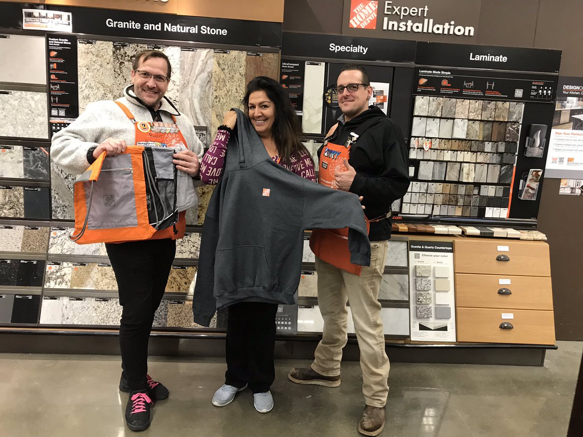 #Alwaysbeclosingleadsandservices  #6628lagunahills some Home Depot swag for Robert and Sandra for closing leads and services @HDLMPerez <a href="/GenevayJay/">Jay Genevay</a> <a href="/DiannaStore6628/">Dianna</a> <a href="/asm_specialty/">Specialty ASM servant leader Jose Salcedo</a> <a href="/Jaime_HD_D25/">Jaime Castillo</a> <a href="/DennisTaylorHD/">Dennis Taylor HD</a>