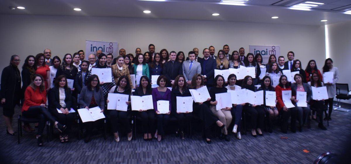 rojasvegaa's tweet photo. La certificación en archivos que recibieron hoy 71 responsables de archivo de @INAImexico fue con el gran apoyo recibido por parte de @ConocerMx @Inaip y #QualityNetwork https://t.co/w1yxK0pqfw