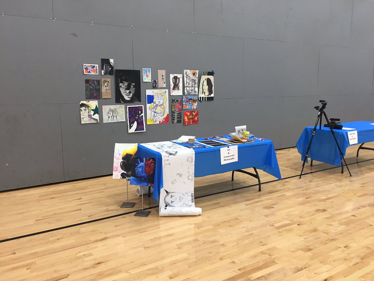 CounselorVAHS's tweet image. Can’t wait to see all of our students and parents ....30 minutes until the 8th grade mtg! #AcademicExpo