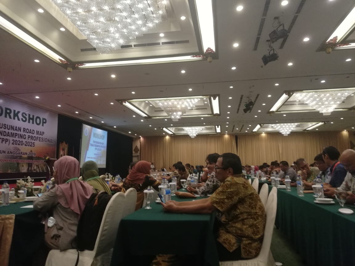 zia_ulhaq7's tweet photo. Penyusun Road Map Tenaga Pendamping Profesional 2020-2025
Untuk Indonesia maju
@jokowi
@EkoSandjojo
@fachrilabalado
@taufikmadjid71
@kpw4jateng
#TPPIJateng https://t.co/kua6YjjGZV