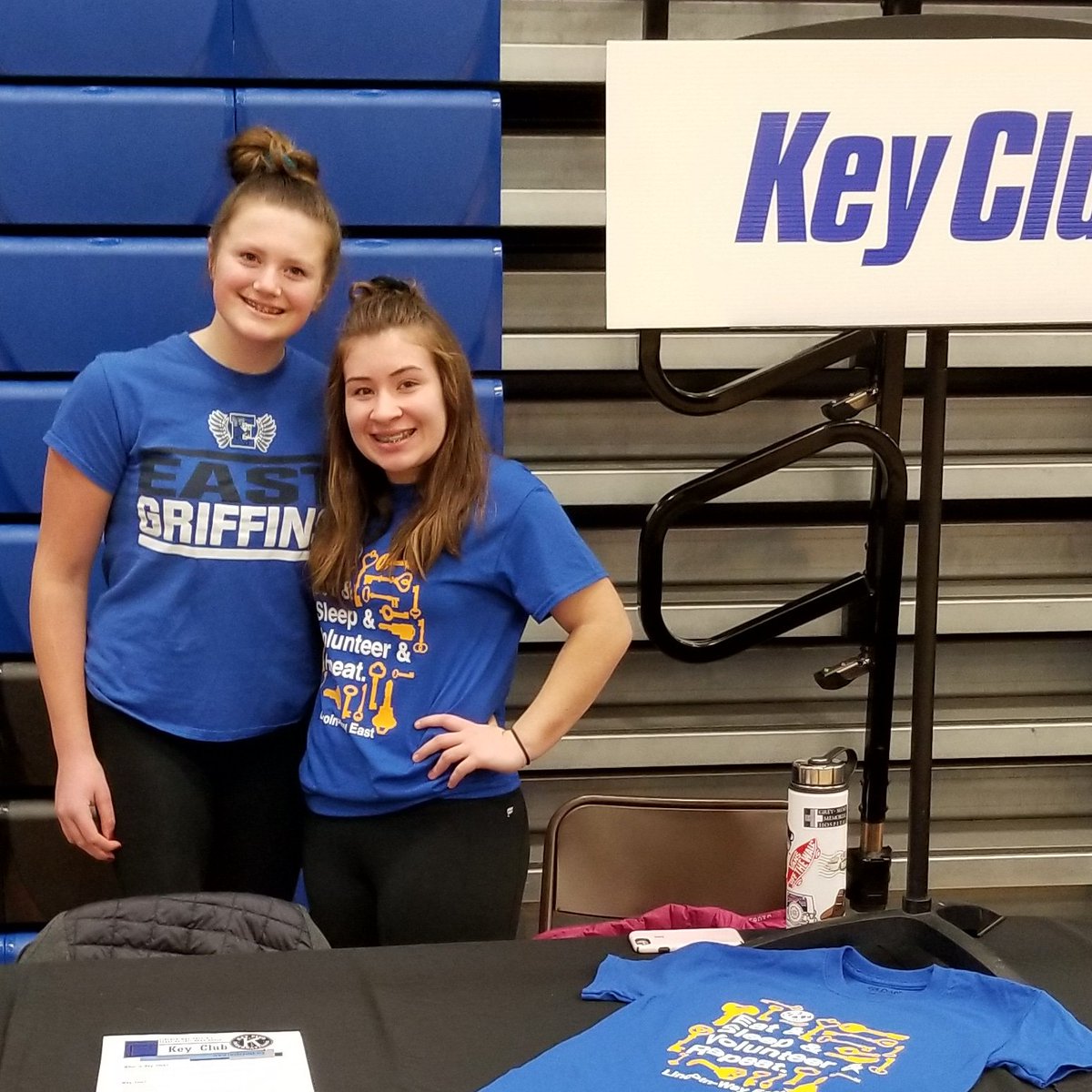 LWEKeyClub's tweet image. Welcome Class of 2023!  Be sure to swing by our table to learn more about serving the Lincoln-Way community!