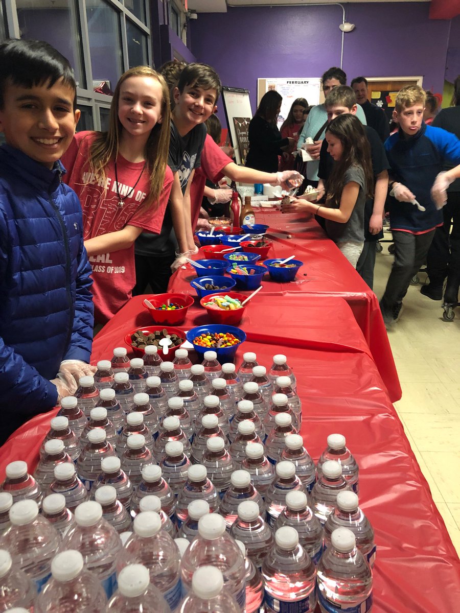 chapman_school's tweet photo. Chapman Book Fair and Ice cream social is the place to be tonight ! https://t.co/u7yZIRv2d4