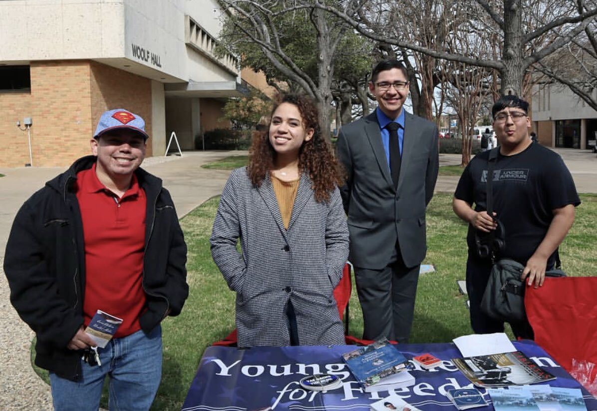 uta_yaf's tweet photo. Beautiful day today &amp; tabling was a success! Sharing about freedom of religion. #utayaf https://t.co/UGnFBb8JLX
