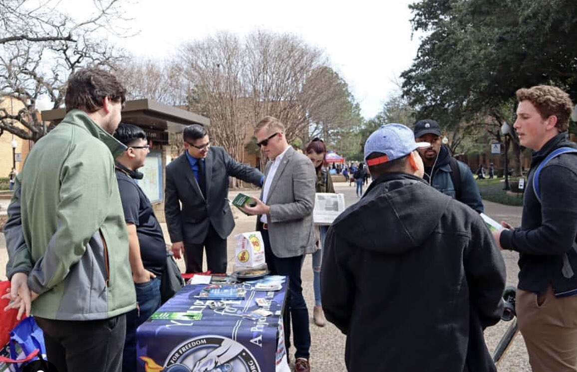 uta_yaf's tweet photo. Beautiful day today &amp; tabling was a success! Sharing about freedom of religion. #utayaf https://t.co/UGnFBb8JLX