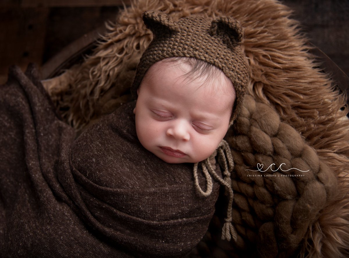 15 Days New

#CristinaCrespoPhotography #statenislandphotographer #statenislandnewbornphotographer #nycnewbornphotographer #newborn #newbornportraits #clickinmoms #clickmagazine #brown #babybear #newbornportraits #newyorknewbornphotographer