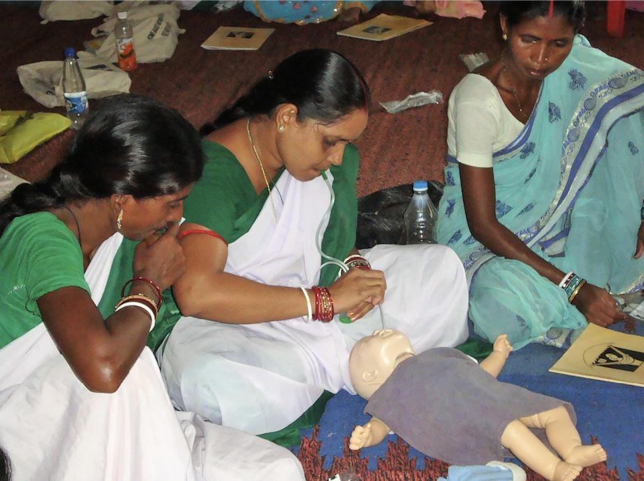 AIFoundation's tweet image. To save lives of mothers and newborns in remote villages, MANSI-trained ASHAs learn Home Based Newborn Care (HBNC). Each ASHA gets a HBNC kit with a digital thermometer, mucous extractor, neonatal weighing scale & other tools. #Tech4Development