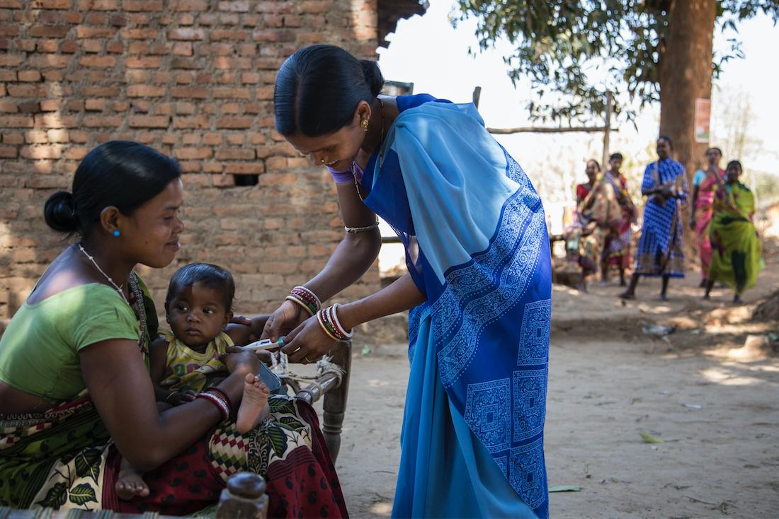 AIFoundation's tweet image. To save lives of mothers and newborns in remote villages, MANSI-trained ASHAs learn Home Based Newborn Care (HBNC). Each ASHA gets a HBNC kit with a digital thermometer, mucous extractor, neonatal weighing scale & other tools. #Tech4Development