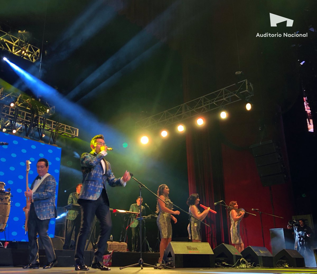 AuditorioMx's tweet photo. Los @angelesazulesmx le sacaron brillo al nuestro escenario acompañados por 10 mil invitados a #EstoSíEsCumbia. Gracias por acompañarnos. https://t.co/6fPEuLsFFj