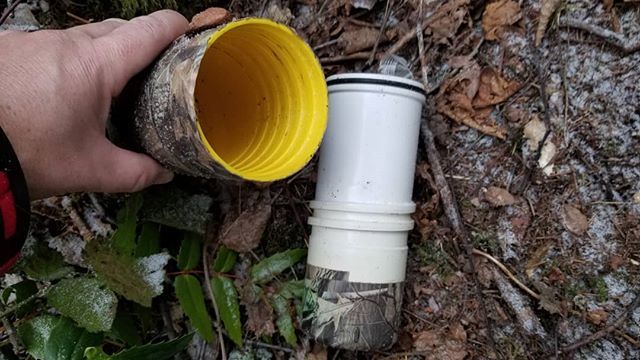 LANMonkeyGC's tweet photo. Here's a pretty cool #geocaching container that has held up fairly well to the elements. 
Anyone know what this is?
🤔❔
#Geocachers #showusyourfind #showusyourcache #getoutside #explore #hikelife #theforestiscalling https://t.co/R4cQhv2ndJ https://t.co/od7ilAOcKR