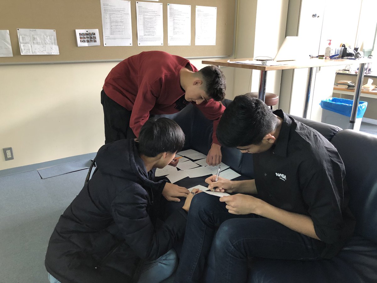 edtechlee's tweet photo. Figuring out what skills game designers need in Game Design 10 through collaborative study. #CAinspires @canacad https://t.co/sd6zd0Rkaa