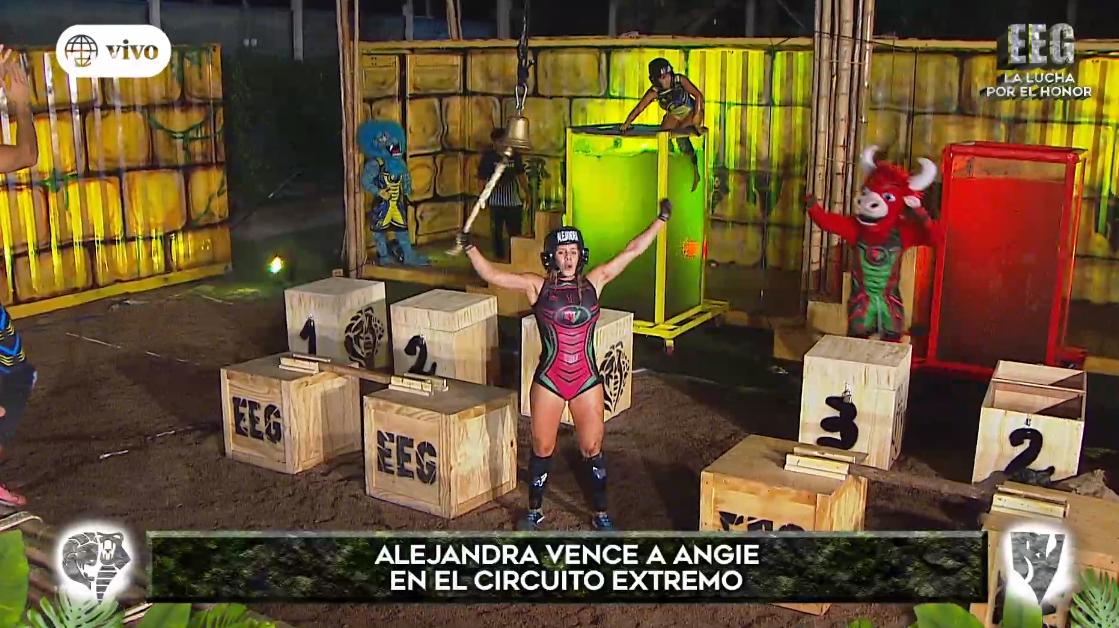 estoesguerra_tv's tweet photo. #EEGDuelosExtremos ¡CELEBREN, RETADOREEES! 😍 @AleBaigorria1 le da el segundo triunfo a los RETADORES ❤ 💚 "La Patrona" celebró su punto como se debe 💪 😍

MÍRALO GRATIS (Perú) EN @AmericaTVGO ► https://t.co/wD5VqveIZO https://t.co/NzXUX7RV3c