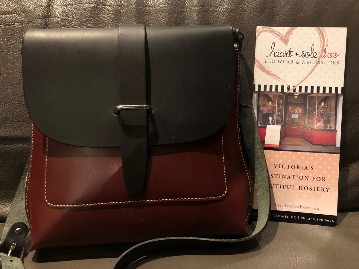 Shout out to @HeartandSoles on Fort St. for donating this beautiful Canadian designed and handcrafted in Quebec James Michea lBrooks #RotuX2tone handbag. Remember to #shoplocal #yyj
