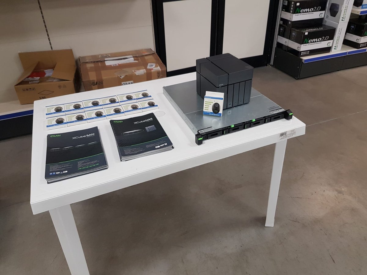 QSANstorage's tweet image. 【Sidelight】Cometa Roadshow in Rome yesterday #throwbackyesterday

#qsan #dope #storage #event #networkstorage #media #news #seminar #it #gear #tech #networkattachedstorage #datastorage