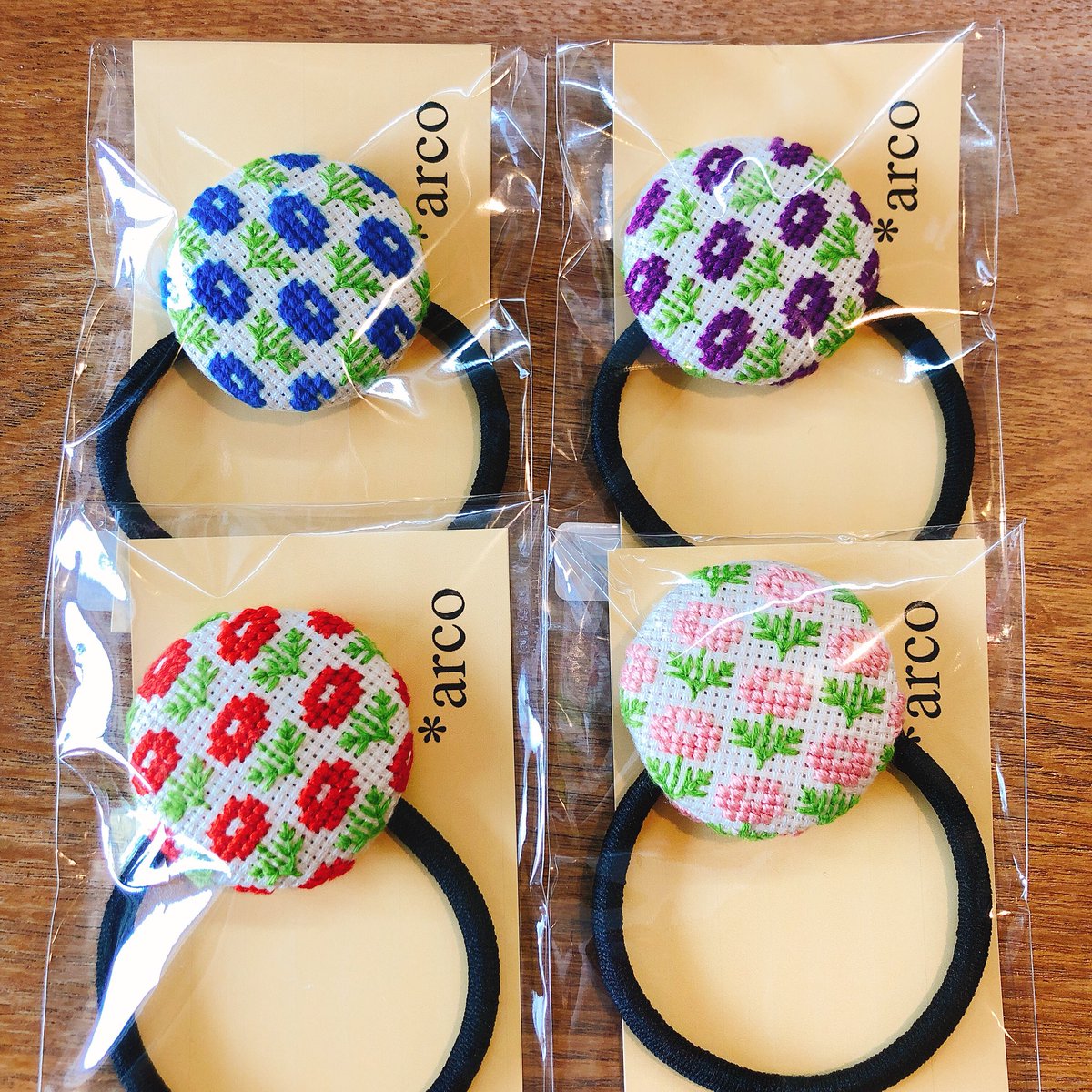 Lolly4_2014's tweet photo. ＊arcoさんより新作届いています(*´꒳`*)

円座カバー ¥1200
北欧風こぎん刺しヘアゴム ¥800

#春日井 #春日井カフェ #ロリーフォー #Lolly4 #北欧 #こぎん刺し #ハンドメイド #雑貨カフェ #ハンドメイド好きな人と繋がりたい https://t.co/Yq2OlVXW9A