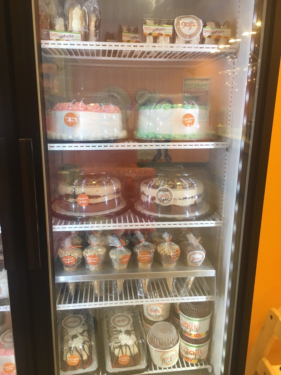 GojisStellarton's tweet photo. Treat for your Valentine💘Make them smile with Fro-yo Cake from Gojis🎂We have a great selection of pre-made cakes ready to take home! 💝 https://t.co/E3RkfNiaud