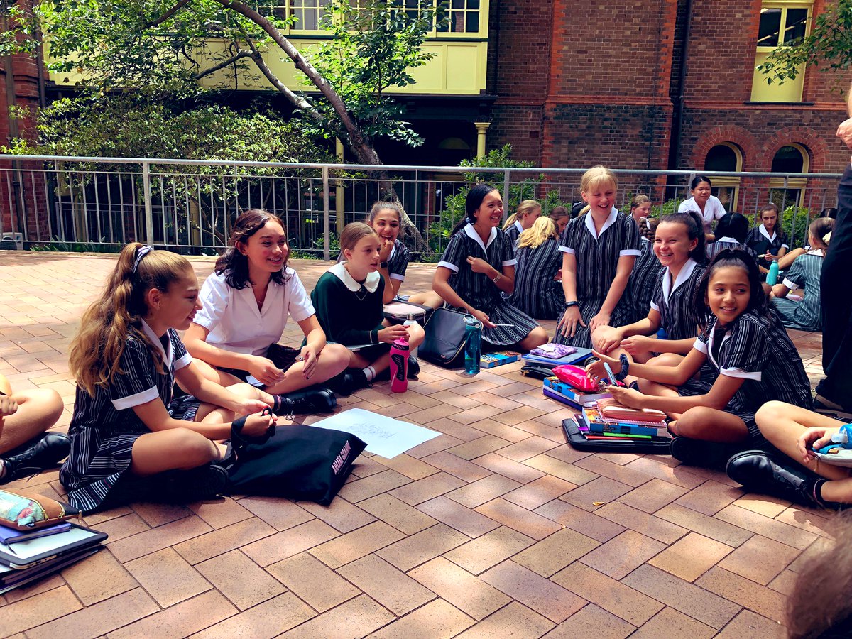 TeachersEducat1's tweet photo. @SSCommunicate Year 7 Outdoor Education #preparation #openminded #risktakers #balanced #lifelonglearners #likeasantagirl #santainthemiddle https://t.co/HQ2CxAJFOy