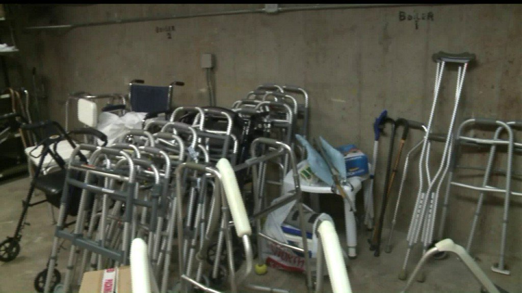 Medical Loan Closet Dandk Organizer