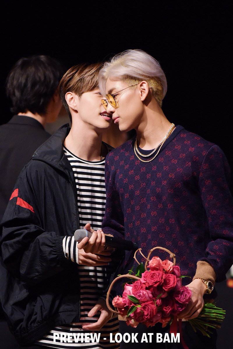 fearn_p's tweet photo. Happy Valentine's day. 💜❤🥰
#MarkBam #MTBB​ #Mark #BamBam #marktuan 
#마크 #뱀뱀 #맠뱀 #쏘스윗 #bambam1a #got7bam #got7mark #มาร์ค #มาร์คต้วน #มาร์คแบม #แบมแบม https://t.co/1G4SAY3avr