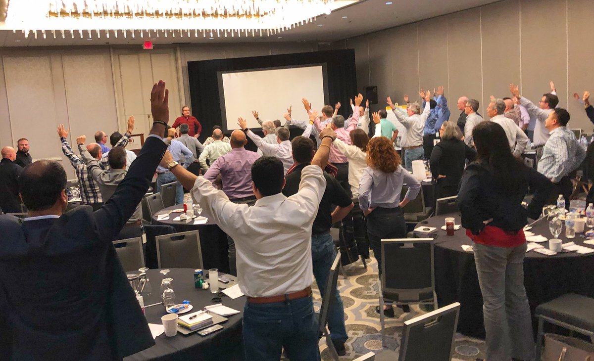 DarenMartin's tweet photo. I am heading home from Houston after a great afternoon speaking to Occidental Petroleum’s senior IT leadership team about A Company Of Owners. #acompanyofowners #actlikeanowner #houston #oxy #oilandgas #it #darenmartin #thedoubletree #companyculture #Business #KeynoteSpeaker https://t.co/gWBGsjkQTm
