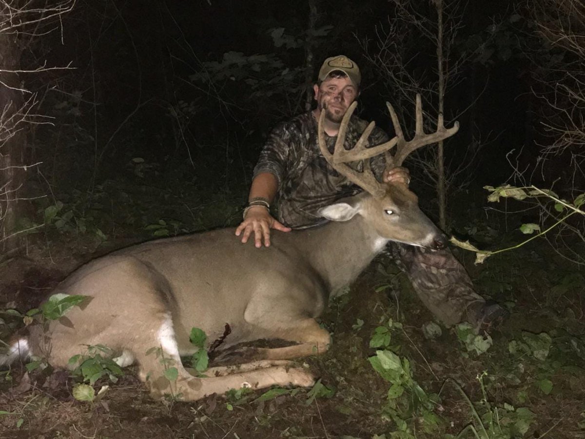 WhitetailReign's tweet photo. Kentucky Velvet never looked so good! #WhitetailHeavenOutfitters https://t.co/u4SiYLi2u0