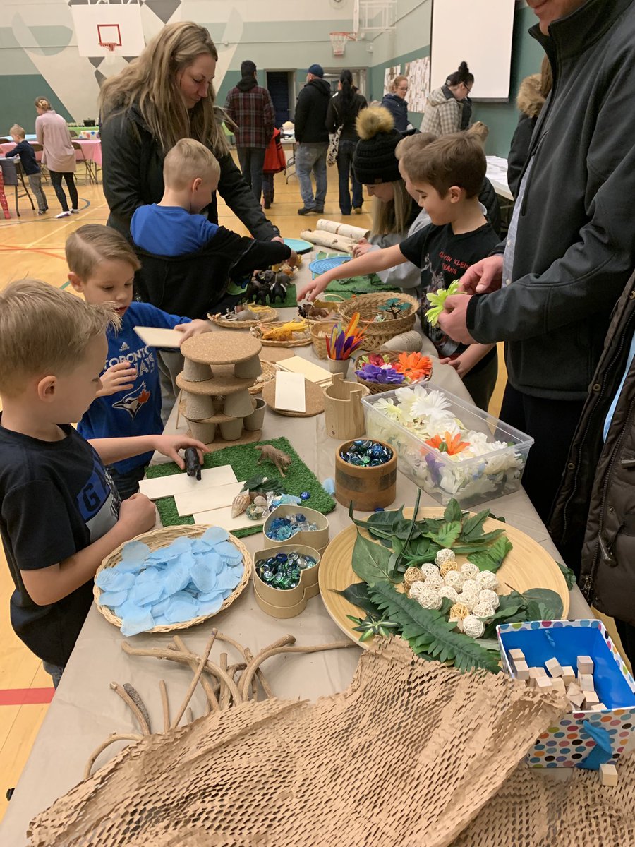 SLE learning community’s parent night celebration of learning! Great turnout:) #sd23learns #amazingdocumentation
