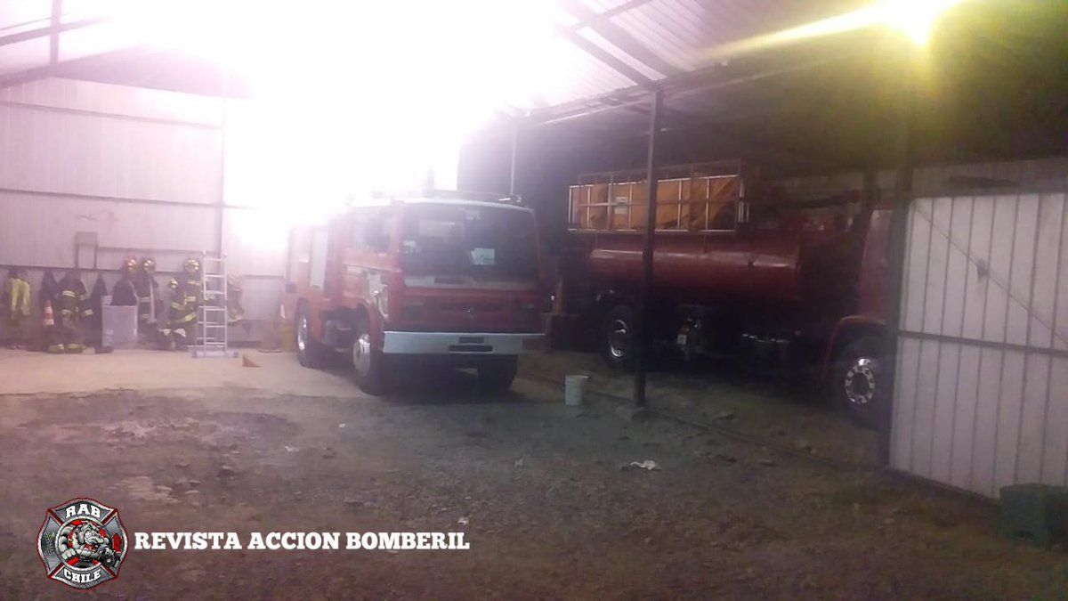 RABCHILE's tweet photo. 🚒Bomberos Quilicura🚒
Ahora #RAB8 se encuentra en dependencias de la @amistadtch ubicada en Calle Lo Bascuñán #664, cubriendo la llegada de la nueva pieza de material mayor que será Asignada a la Compañía.
#REVISTAACCIONBOMBERIL
#BOMBEROSDECHILE https://t.co/80KcXWr4XJ