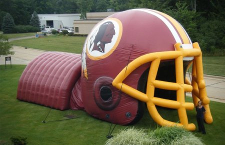 Inflataad's tweet image. we are the most dependable inflatable football helmet tunnel seller and manufacturer in the USA. ow.ly/zGjx30nH0Tk 
 #Footballinflatable #inflatableFootball #FootballField #Pango #kids #kidsparty #kidsinflatable