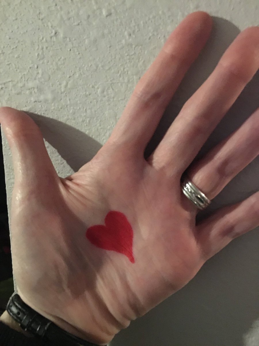 Don’t forget to put a red heart on your palm tomorrow to honor Organ Donation Day
#IADonorDay #DonateLife #IowaDonorNetwork