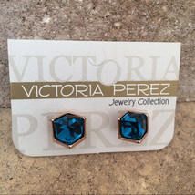 VictoriaPerezUS's tweet photo. Stud Earrings | Blue Crystal & 14 Rose Plated https://t.co/fleH1czjbP Shop Online via @bonanzamarket | Easy to Wear & Love | Try us…You will be pleasantly surprised | #bonanzamarket #moda #fashion #style #seattle #oregon #nevada #idaho #utah #vpdco #California #jewelrylovers https://t.co/HCO1n6E0yH