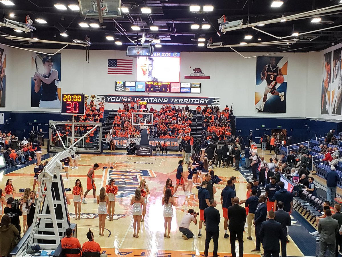 TWALTZ's tweet photo. #BeatLongBeach #TusksUp https://t.co/NyuZH8rhO5