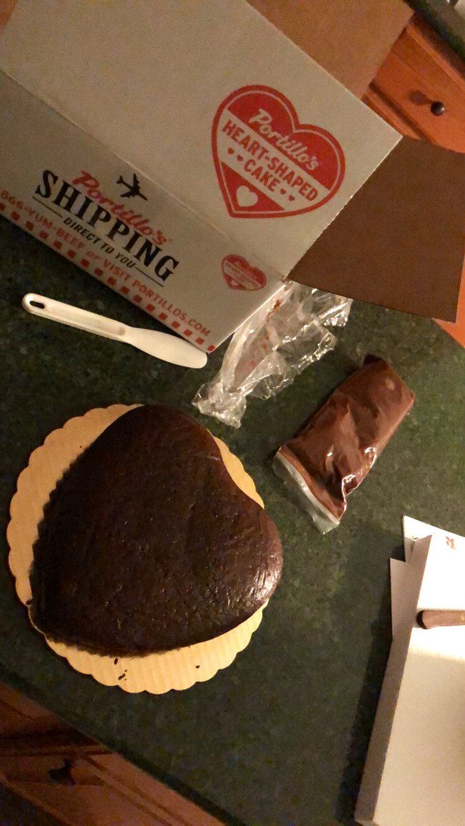 LittleKorean1's tweet photo. When I come home from work to A perfect pleasant surprise. I didn’t even get my book bag off. That’s how much I love this cake lol #FoodIsTheWayToMyHeart https://t.co/QK9wOYaQPI