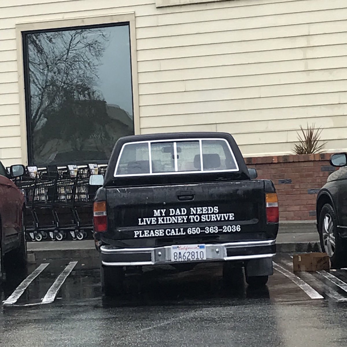 As a living kidney donor myself seeing this breaks my heart @selenagomez @Sarah_Hyland @KidneyFund @nkf Let’s help this person find a match!! #livingkidneydonor #liveorgandonor #kidneytransplant #bayarea