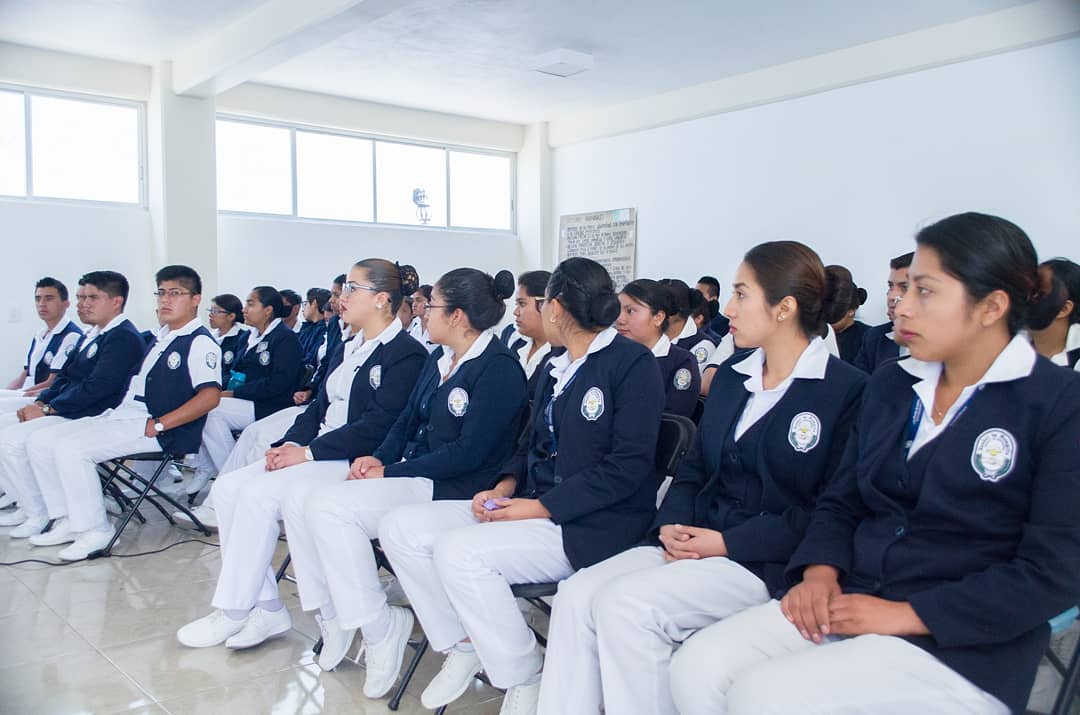 IdeHungria's tweet photo. #1raSemanaDeVacunacion2019| El día de hoy se realizó la conferencia "1ra Semana Nacional de Salud 2019" por parte de la Secretaria de Salud quien visitó nuestra escuela con el fin de  preparar a nuestro alumnado para semana de vacunación.
#EscuelaDeEnfermeria #SemanaDeVacunacion https://t.co/5amcUbrk9d