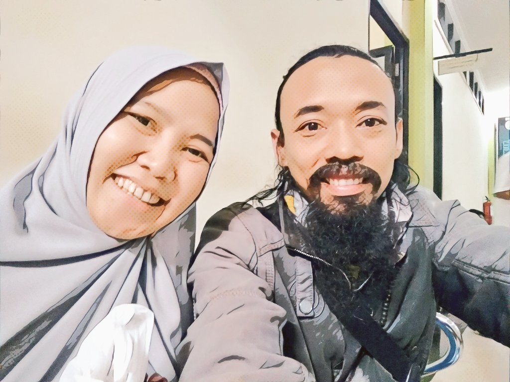 da_carola's tweet photo. Pagi ini, Kamis (14/2/2019) di Kantor Dinas Pariwisata Palembang bareng my aunty-Cicik Lia & soulmate-nya (yang ternyata panitia), juga bareng para "die hard" blogger @syaifuddin1969 @vampiregadiez dll yang gak u̶s̶a̶h̶ bisa disebut satu-².. #KelasBlogger26 #KelasBloggerPalembang https://t.co/8QYQNkVLk4