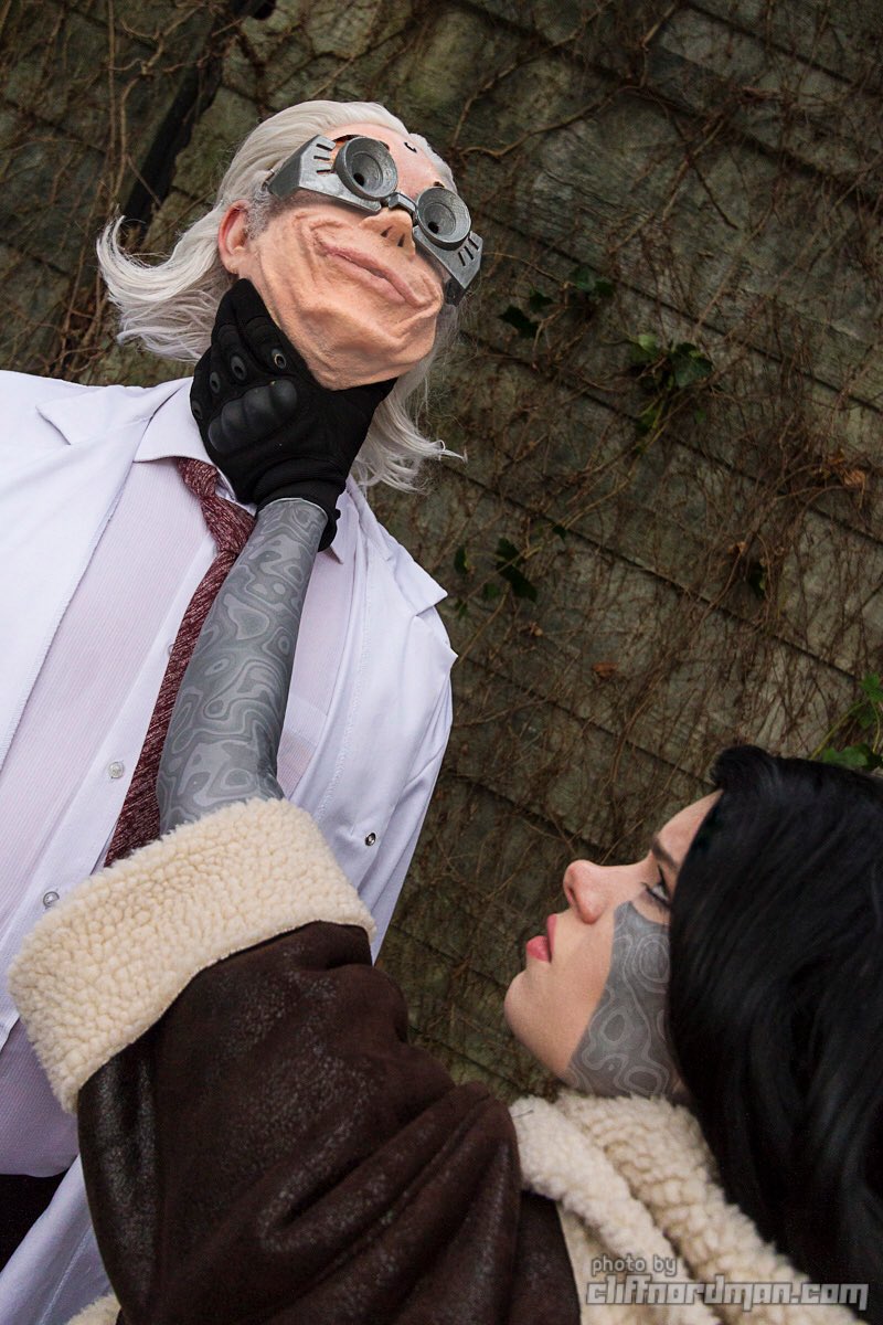 SgtSerger's tweet photo. “No desty - I don’t want any flan!” About to see #AlitaTheBattleAngel again!!! photography by @CliffNordman at https://t.co/D9Npu4AW9O @Spinalcycle and I cosplaying from alita ❤️ from #eccc18 https://t.co/SWzREw2pWn