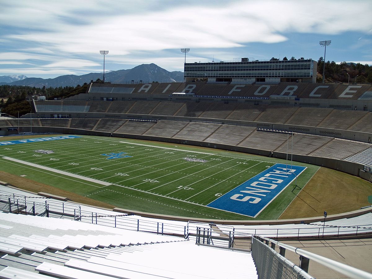 JettRDuncan's tweet photo. Extremely blessed and honored to receive my 2nd offer from The United States Air Force Academy! 🔵⚪️ #LetsFly
@Coach_Rud @CoachTCalhoun @CoachLobotzke https://t.co/X6VMiFfAiH