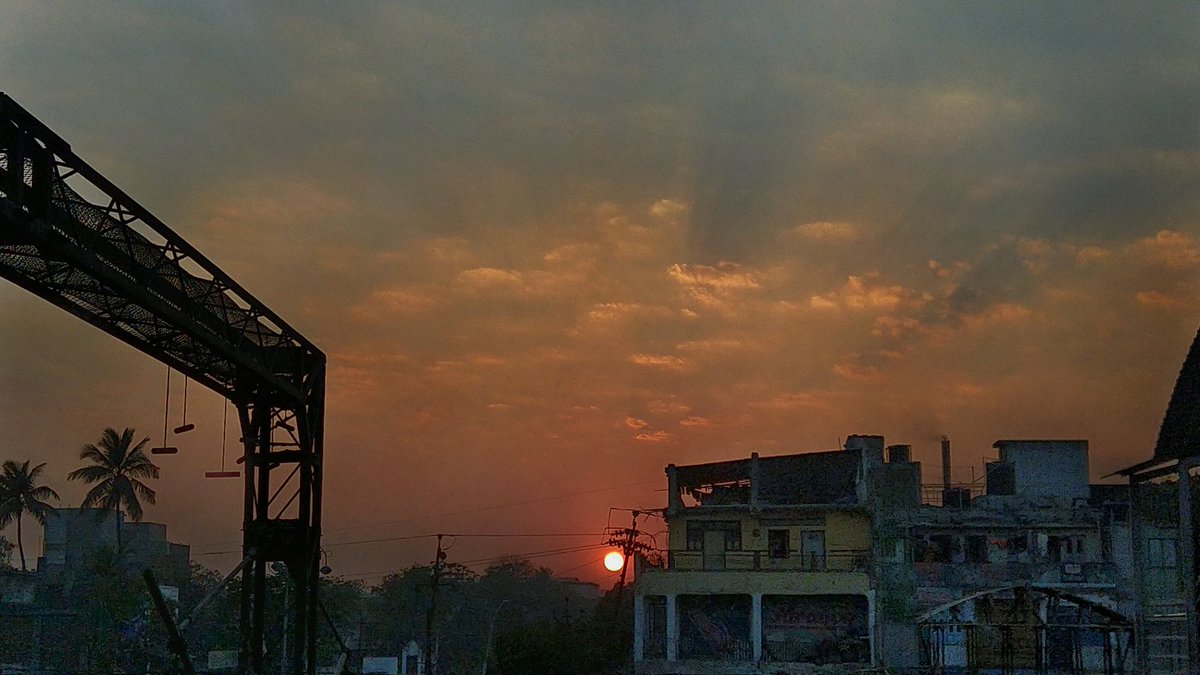 Chiraggohil39's tweet photo. Everytime it's amaze me 😍
.
.
Shot on Nokia 7 plus
@nokiamobilein #nokia7plus #mynokiamoment
.
.
#sunsetbeauty #skyporn #sunset #evening #all_sunset #sunset_madness #suratthecityofsun #spreadpositiverays #nokia7plusphotography #shotonnokia https://t.co/pzMMb7kHoj