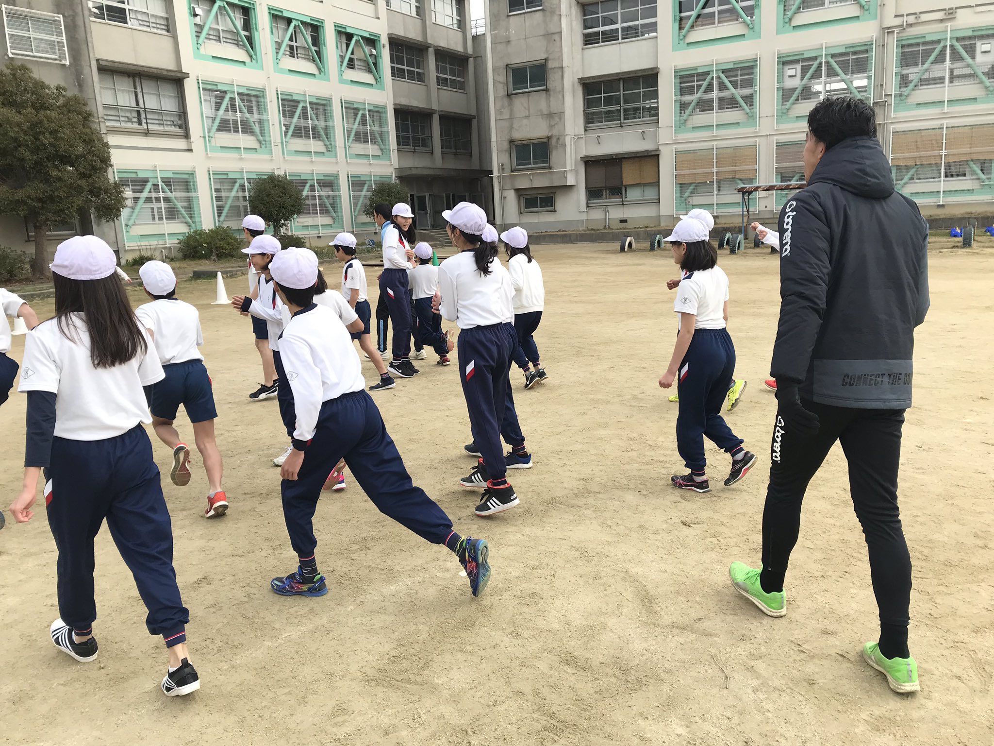 F C 大阪 公式 Fc大阪 大阪府のトップアスリートふれあい事業 2月14日 木 東大阪市立西堤小学校6年生の授業を担当 舘野俊祐選手 水野匠弥選手 Fc大阪スタッフ Fc大阪高等学院の生徒にて実施 Fcosaka Fc大阪 大阪府 トップアスリート