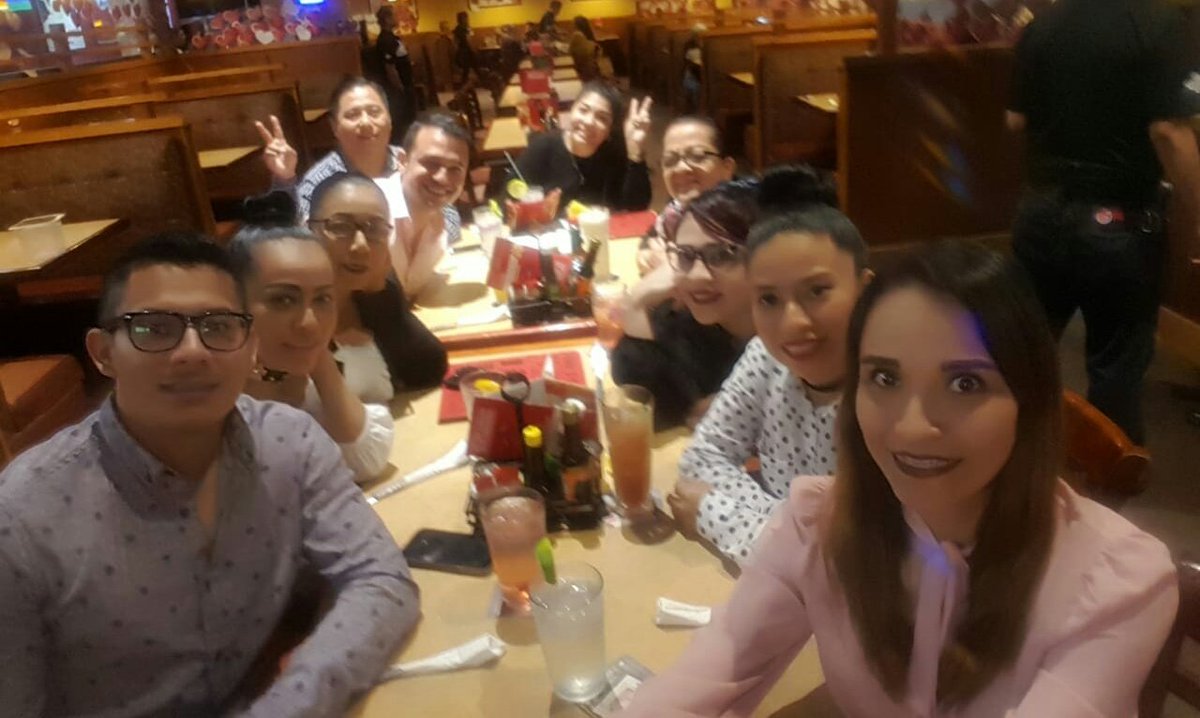 caritodeperez's tweet photo. Mi familia Godinez ¡Celebrando la amistad! 💜 #TeamMASC Esta gente maravillosa hacen mis días felices https://t.co/ERe5NjCID4