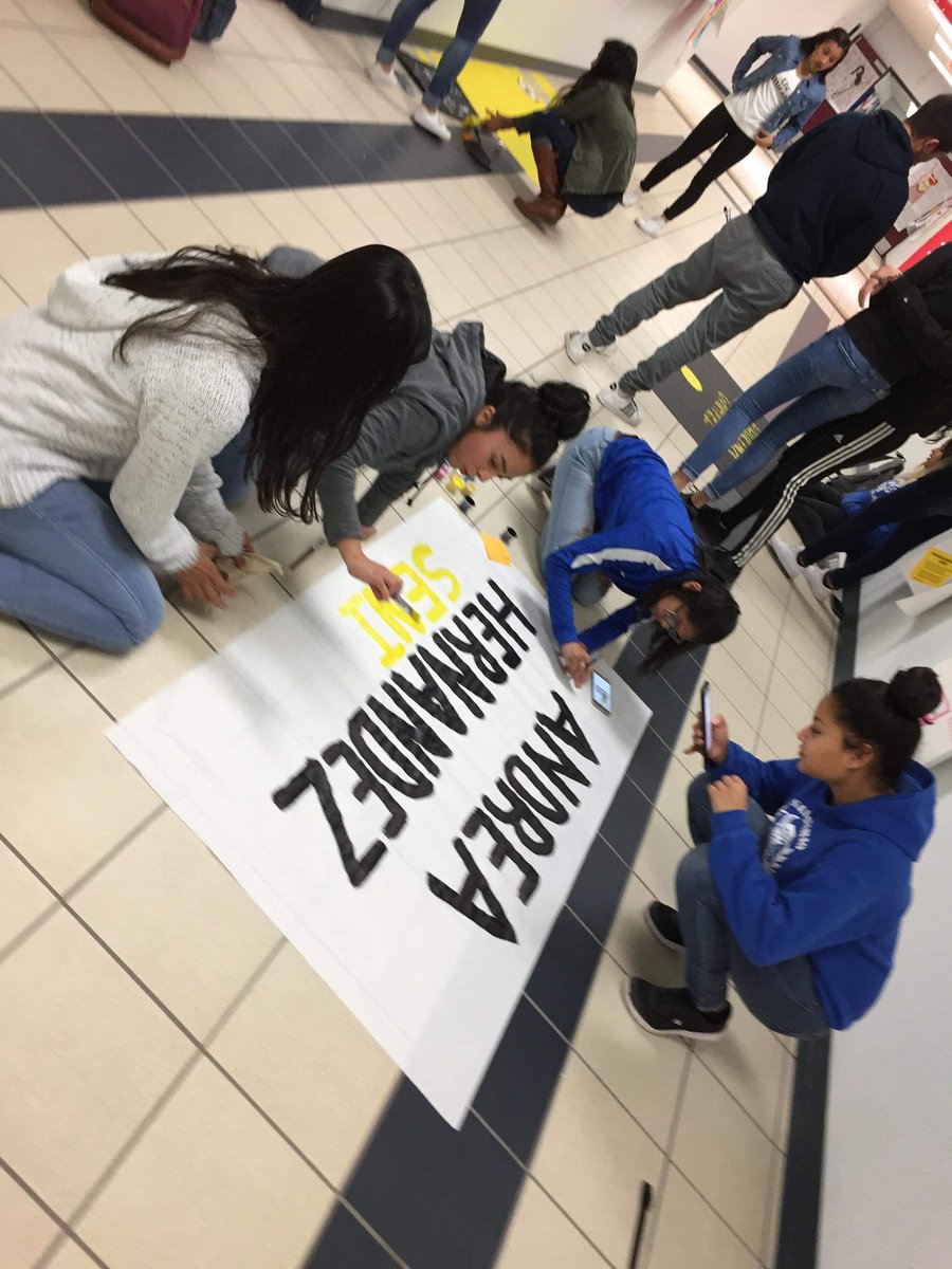 DassanyLopez's tweet photo. Making senior posters for Lorreto Academy's soccer girls for Friday⚽️
#sehsthebest 💙💛 https://t.co/AtwFKikGMA