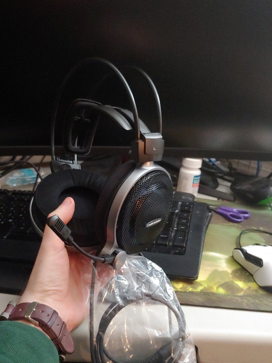 Had to get my favorite streamers headset. Love you sum <a href="/summit1g/">summit1g</a>