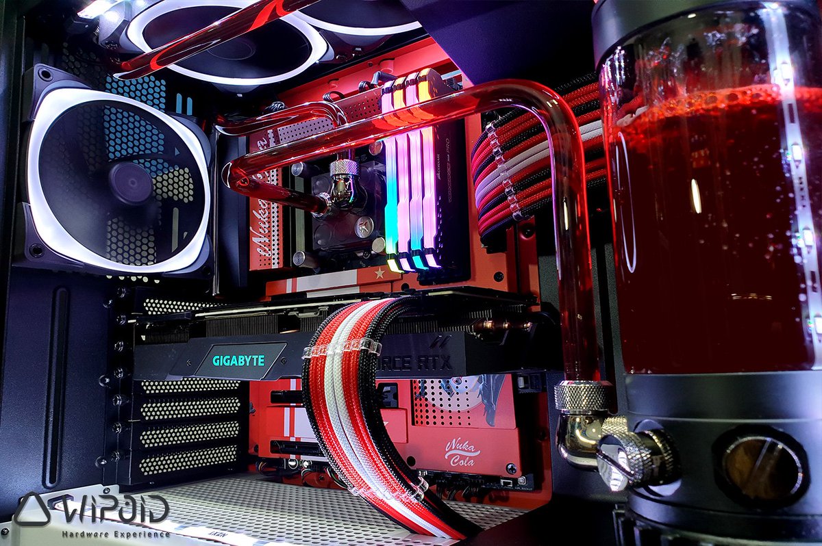 Si no has encontrado tu verdadero amor te mostramos uno que te va a enamorar a primera vista. Con caja y cover Nuka Cola Edición Limitada de <a href="/NZXT_ES/">NZXT España</a>, cables <a href="/BHCustomsMOD/">BHCustoms</a>
 y refrigeración líquida personalizada😍

Conf: bit.ly/2GEyd58

#HardwareExperience #SanValentín