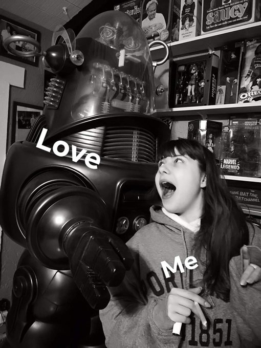 I love drama 😂 I wish you a happy #valentinesDay ❤️ https://t.co/zBsZkqBfOg<a href="/tag/valentinesday"class="tags">#valentinesDay</a>