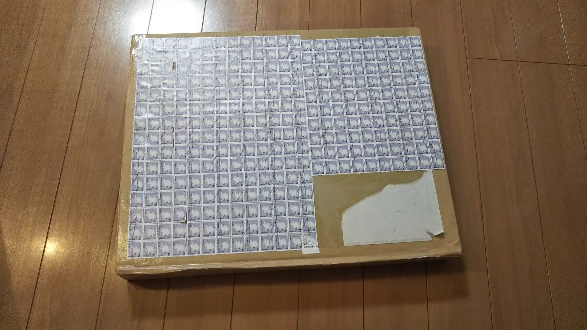 大量のうさぎの切手がwwwボスまで入ってるwwwすごい数！！