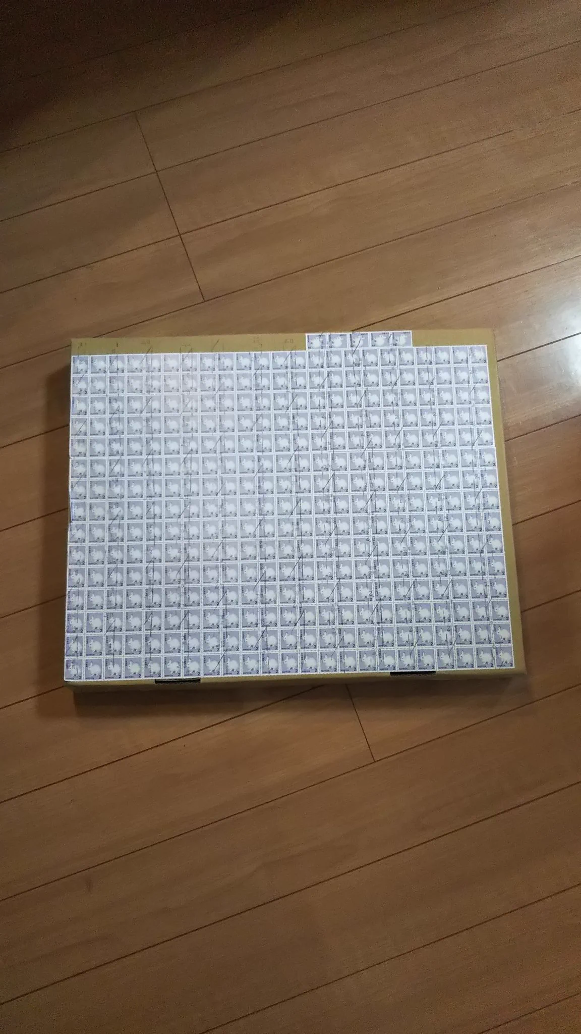 大量のうさぎの切手がwwwボスまで入ってるwwwすごい数！！