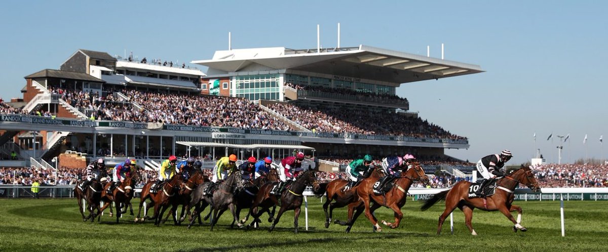 ViewMersey's tweet image. With #TheGrandNational2019 only 7 weeks away, why not treat yourself to a fabulous 2 bedroom apartment only 5.4 miles away from the racecourse and only 7 miles away from #LiverpoolCityCentre, check it out via #Airbnb, very good rates bit.ly/2SuE2t0 @AintreeRaces